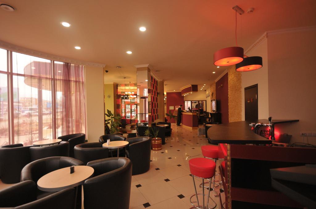 Golden Palace Hotel Aktau Kültér fotó