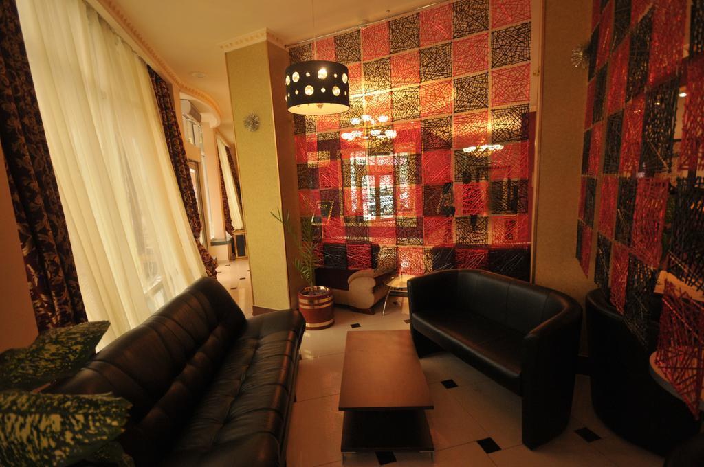 Golden Palace Hotel Aktau Kültér fotó