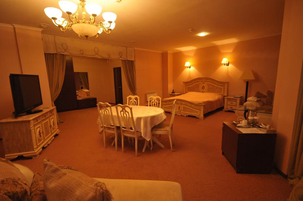 Golden Palace Hotel Aktau Szoba fotó